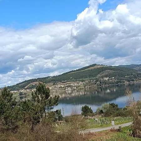 Con Chimenea Y Vistas Al Lago, Ideal Desconectar En Invierno Tatil Evi Arnoia